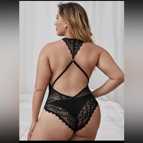 Sexy plus size black lace stretch‎ teddy set with thong panty included - Picture 2 of 3